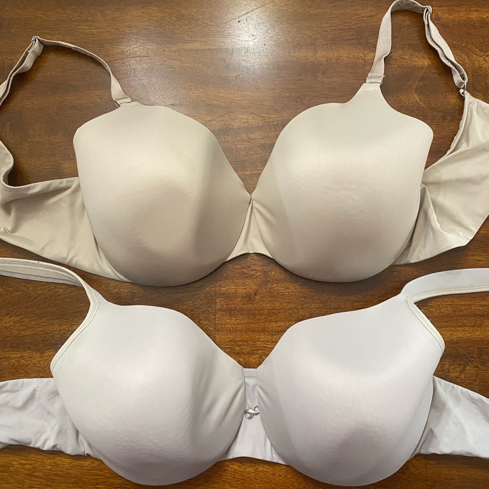 2 REALFIT bras by Jockey (9/40) (40 DD)